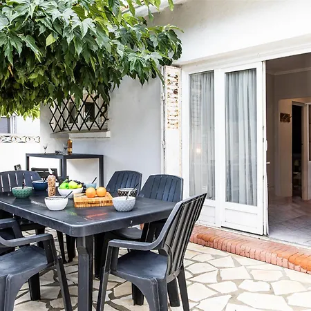Abdon Gaux By Interhome Caves
